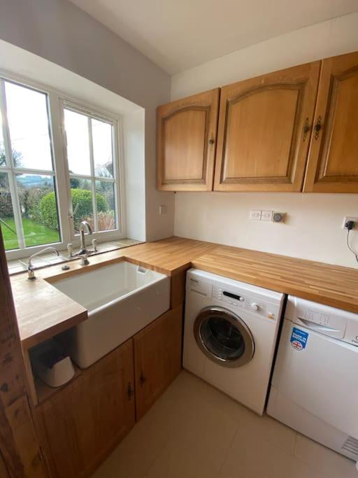 Eco-Friendly Dorset Cottage With Spa Set In Heart Of Countryside Sydling St Nicholas Exterior foto